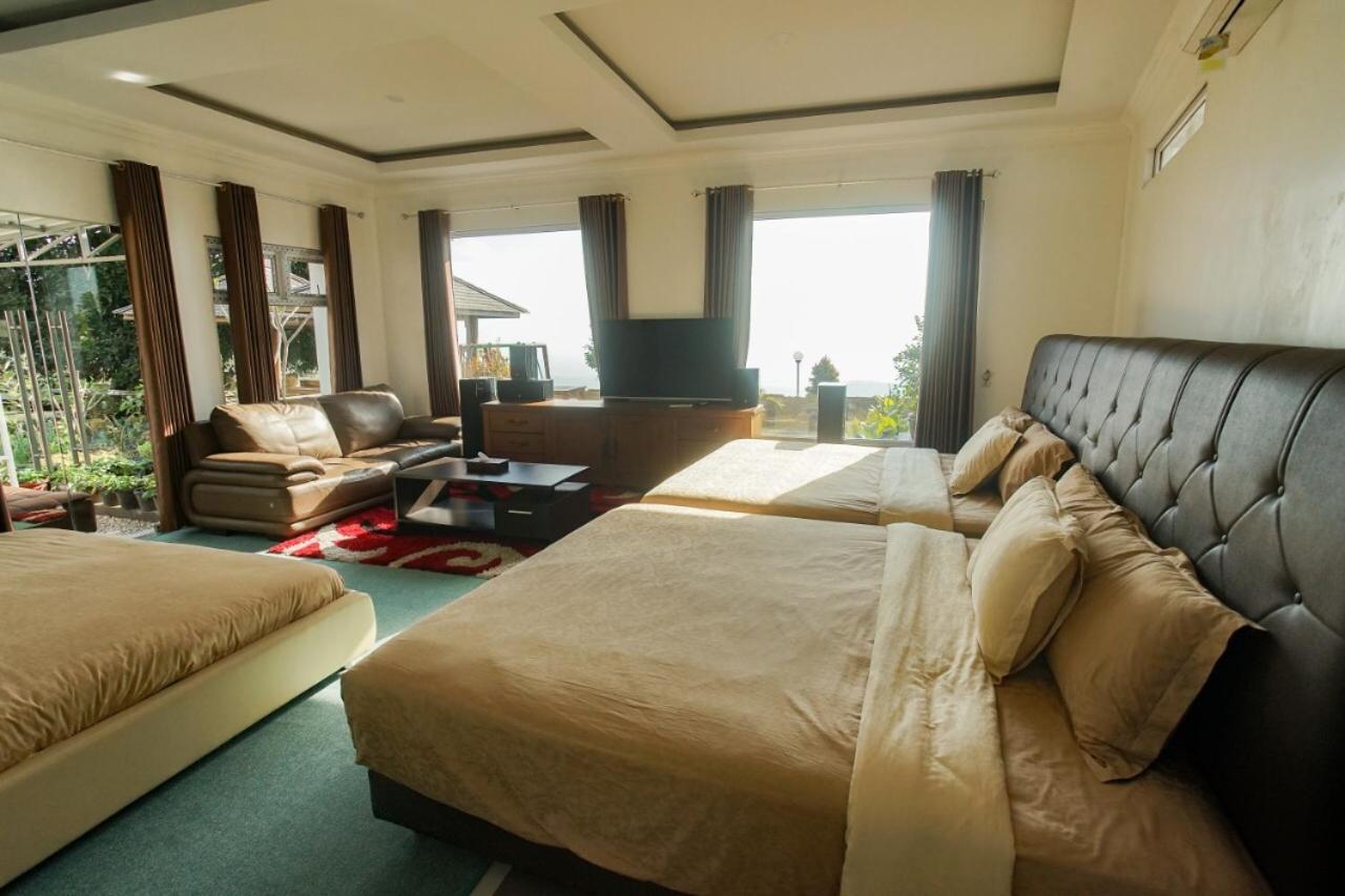 De Villa Cetho Karanganyar  Екстериор снимка