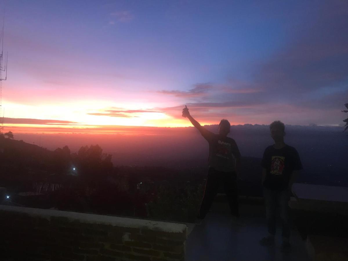 De Villa Cetho Karanganyar  Екстериор снимка