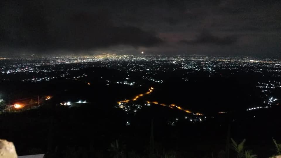 De Villa Cetho Karanganyar  Екстериор снимка
